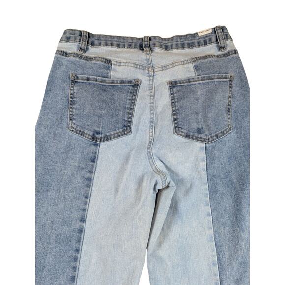 Almost Famous Womens Size 9 Two-Tone Cropped Distressed Raw Hem Jeans - Picture 3 of 9